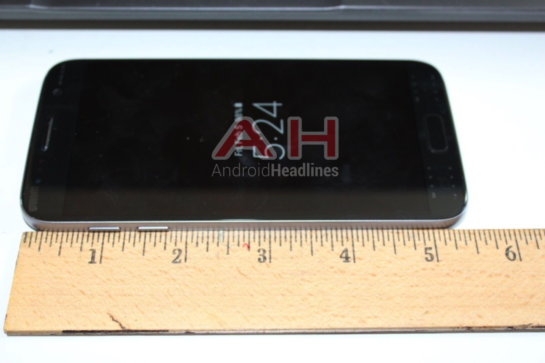 Samsung-Galaxy-S7-Edge-LEAK-AH-09